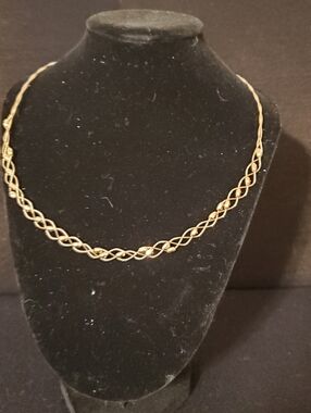 BRAND NEW 14 KARAT GOLD DIAMOND CUT 18" TRIPLE BRAIDED SHIMMER NECKLACE 8gr
